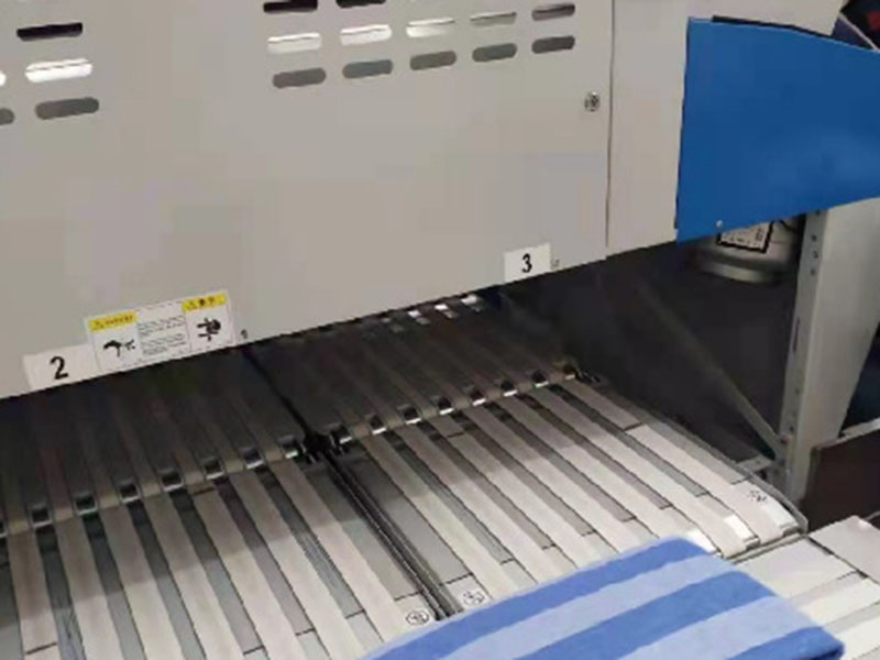 彬巾类折叠机-01